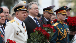 Губернатор Ставрополья возложил цветы к «Вечному огню» в краевой столице